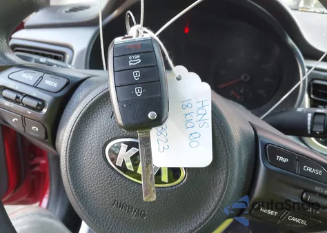 2018 Kia Rio S из США, поврежденный, VIN 3KPA24AB8JE071333